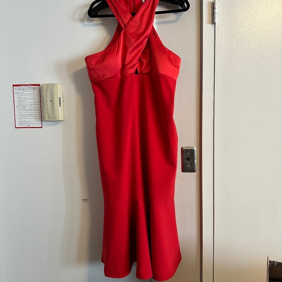 LIKELY SOLEI DRESS IN RED SIZE 14 - Picture 3 of 9